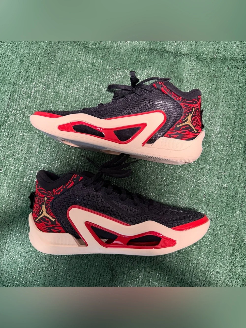 Jordan Jayson Tatum 1 Zoo size 10